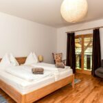 Ferienwohnung Waldblick – helles Schlafzimmer