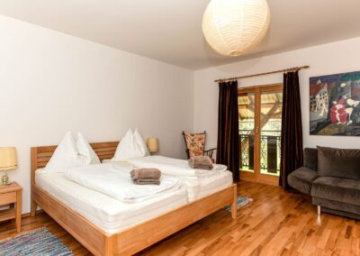 Ferienwohnung Waldblick – helles Schlafzimmer